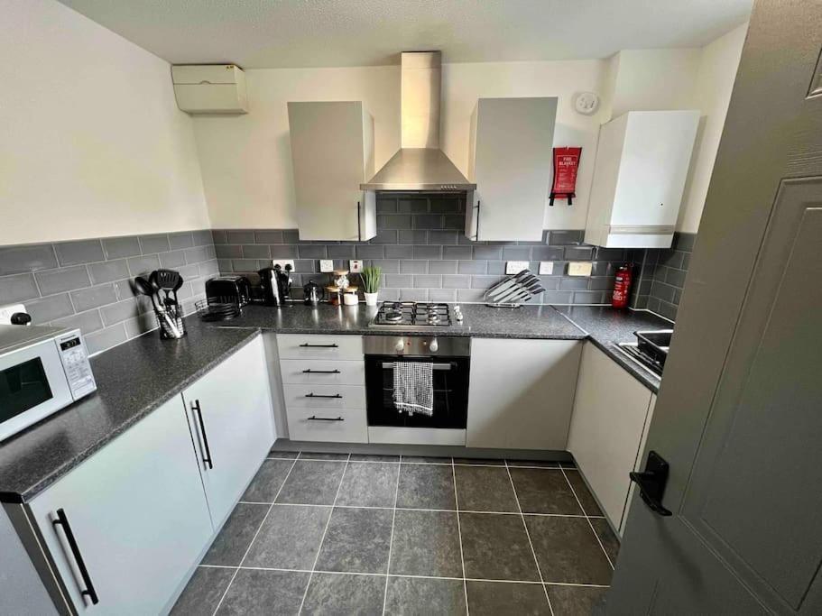 מנצ'סטר 3 Bedroom House With Parking מראה חיצוני תמונה